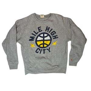 Homage Mile High City Sweatshirt Mens Medium Gray Denver Basketball Crewneck